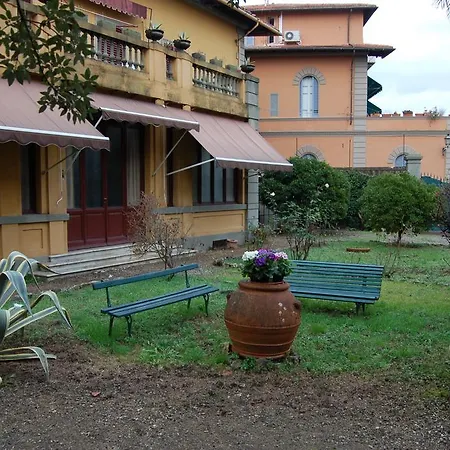 Antica Piazza Dei Miracoli B&B