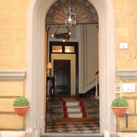 Antica Piazza Dei Miracoli Bed and breakfast