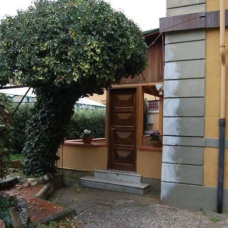 Antica Piazza Dei Miracoli Bed and breakfast