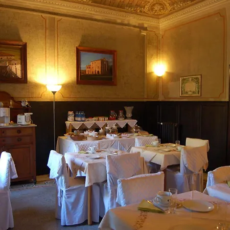 Antica Piazza Dei Miracoli Couette-café Pise