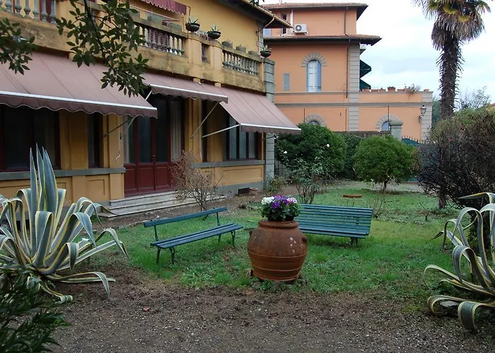 Antica Piazza Dei Miracoli B&B